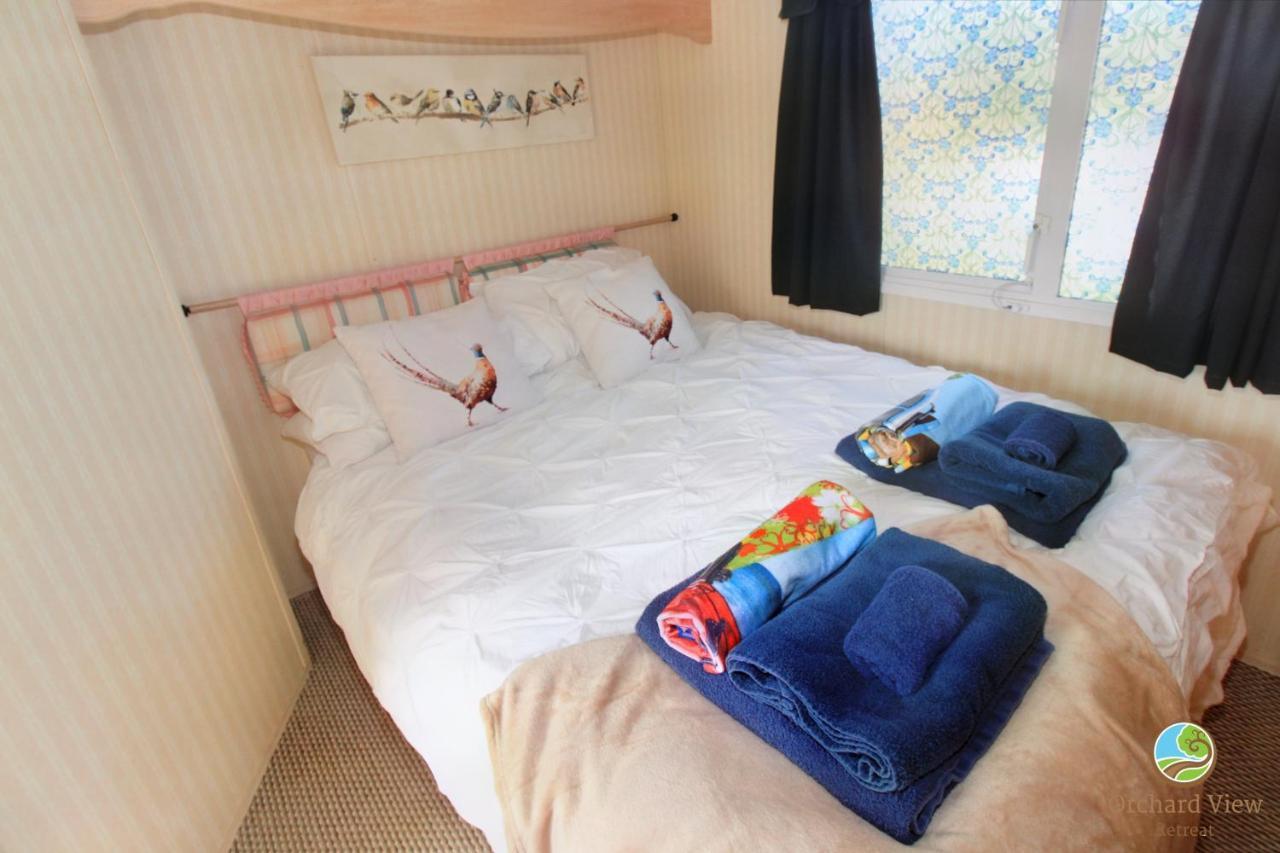 Villa Orchard View Retreat - Dog Friendly, Enclosed Private Garden With Weather Dependant Hot Tub - Not On A Holiday Park Little Clacton Exterior foto